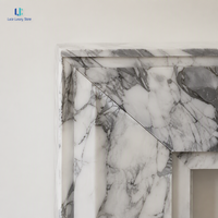Комплект для каминной зоны Luca Natural Calacatta из белого мрамора |   Полированные колонны-подставки для каминов с узором букимач, во французском стиле, для вилл, на заказ