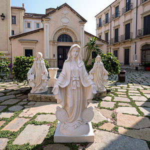 Statua Religiosa Personalizzata Grande da Esterno in Resina, della Vergine Maria Madre della Misericordia, con Croce Artistica Dipinta a Mano - Product Image 4
