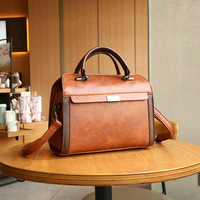 Sac à main vintage en cuir huilé pour femme, style sac de médecin, avec poignée supérieure et bandoulière réglable, décontracté, à porter à la main ou en bandoulière