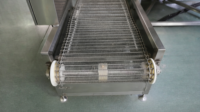 Congélateur industriel à spirale simple IQF, machine de congélation rapide continue pour la ligne de transformation des produits de la mer, de la viande, de la pâtisserie et des aliments préparés