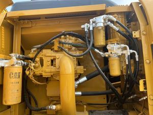 Excavadora de cadenas Caterpillar 320CL usada, fabricada en Japón, con motor Cummins, 20 toneladas de peso operativo, pocas horas de trabajo, bomba en venta - Product Image 6