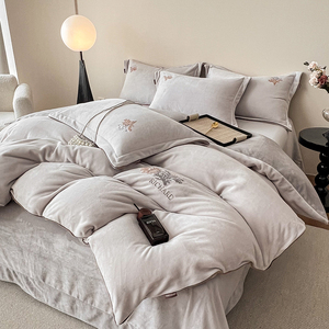 Groothandel 4-delige Geborduurde Dubbelzijdige Winter Melk Fleece Beddengoed Set Koraal Flanellen Quilts Met Beddengoed Dubbel Formaat Modern - Product Image 1