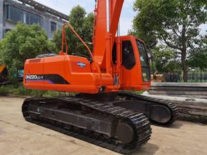 Excavadora Usada de Calidad DOOSAN DH220LC-7 225LC-7, 22 Toneladas, Serie LC 2022, Oruga Larga, Tren de Rodaje Robusto, Motor y Engranajes de 0.3m - Product Image 3