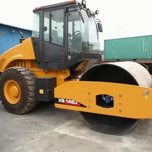 Nuevo compactador de carretera de buen rendimiento, XS142J compactador vibratorio, rodillo de carretera vibratorio de un solo tambor de 12 toneladas - Product Image 1