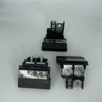25380-79915 Nissan 24380-79913 Plaque de fusibles de batterie 24380-79910 OLIVER Compatible Fabriqué en Chine