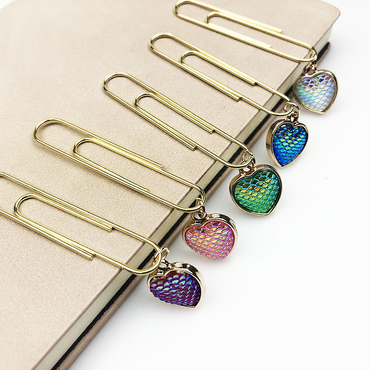Красочный Блестящий декоративный кулон в форме сердца, книжный знак, бумажный зажим на заказ