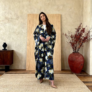 Abaya élégante en polyester imprimé sur mesure pour femmes musulmanes, design de luxe pour les occasions de soirée, vente en gros - Product Image 3