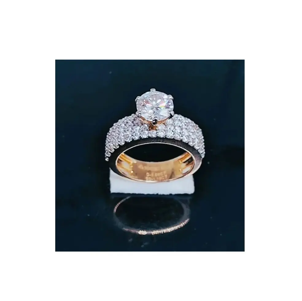 Ultimo Design con montatura in Gold Prong con taglio brillante rotondo anello di diamanti coltivati da laboratorio per occasioni speciali