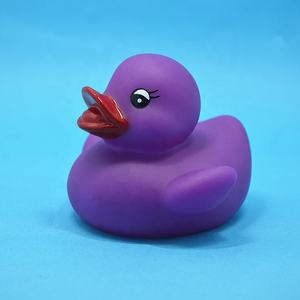 Promotion Custom Floating Baby Shower Bades pielzeug Lila Gummi Bad Enten spielzeug - Product Image 4