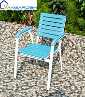 Ensemble de table et de chaises en bois plastique mobiles pour jardin et cour, style minimaliste moderne, empilables, imperméables, avec cadre en aluminium, pour six personnes