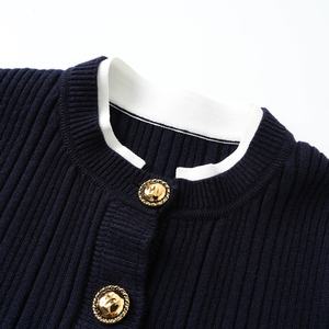 <span class=keywords><strong>Cardigan</strong></span> Lavorato a Maglia con Fibbia Dorata di Lusso, Nuovo Arrivo Primavera-Autunno 2026, Design Corto da Donna, Versatile e di Alta Classe - Product Image 5