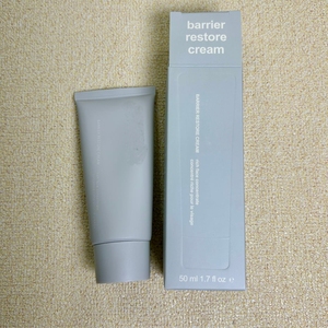 Vendita all'Ingrosso Essenza Ricca Idratante e Nutriente per il Controllo del Sebo da Donna, da Utilizzare con Detergente Viso Esplosivo - Product Image 1