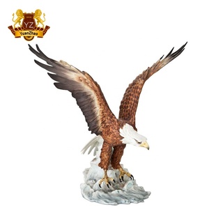 Ornements d'extérieur, sculpture d'<span class=keywords><strong>aigle</strong></span> en fibre de verre grandeur nature, <span class=keywords><strong>aigle</strong></span> ailé en résine à vendre - Product Image 1