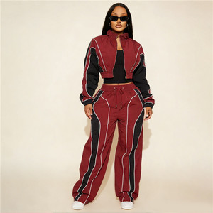 Conjunto Casual de Dos Piezas para Mujer, Top Corto de Manga Larga con Bloques de Color y Pantalones, Estilo Moderno con Parches a Rayas - Product Image 2