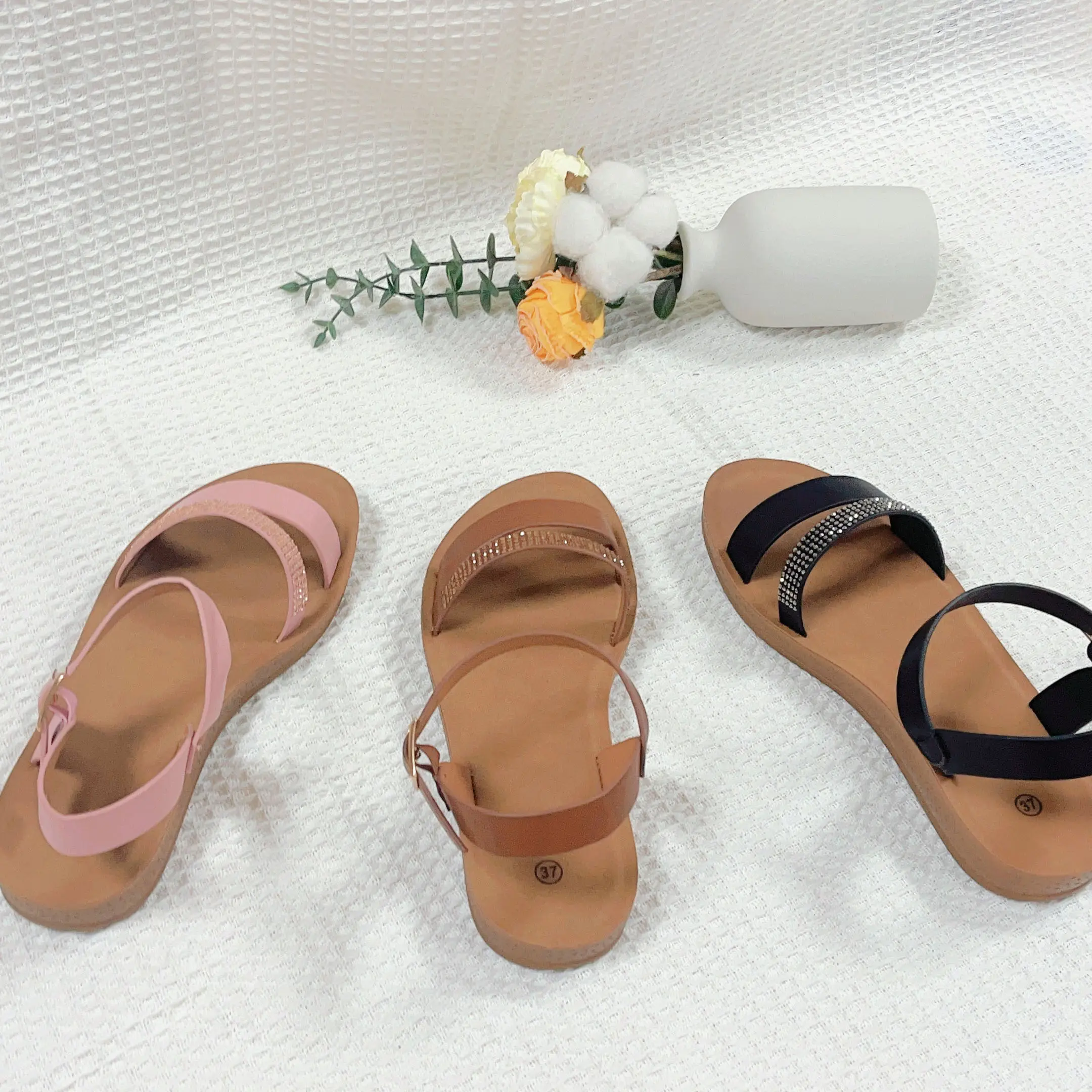 Women's sandals Luxury brand slippers Flat sandals Casual cheap PU flat sandals