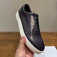 Mocassins décontractés pour hommes en cuir de vachette pleine fleur, décorés de surpiqûres, à enfiler, avec semelle extérieure en caoutchouc durable et rehaussante, style européen