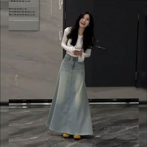 2025 American Europe Elegance with <strong>Artfully</strong> Crafted Light Blue Denim Maxi <strong>Skirt</strong> for Women High Quality Women's Jeans <strong>Skirt</strong> - Product Image 2