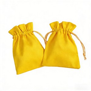 Pochette à bijoux en daim recyclable populaire avec cordon de serrage, sacs cadeaux pour bagues, montres et lunettes - Product Image 1