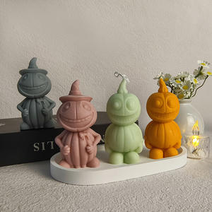 Bougie parfumée en forme de citrouille fantôme pour cadeaux et faveurs d'Halloween - Product Image 1