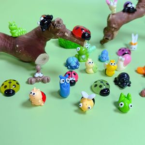 Bolsa Sorpresa con Mini Figuras Realistas de Resina de Ranas, Insectos y Pequeños Animales - Product Image 4