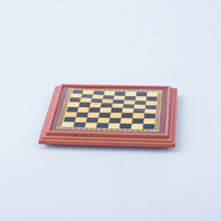 Jeux de société miniatures or argent maison de poupée jeu d'échecs international miniature avec table pour maison de poupée