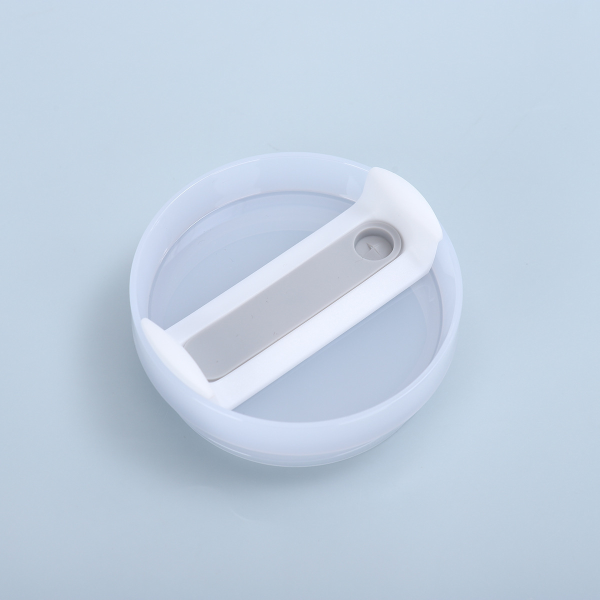 Corps blanc laiteux, feuille blanche, silicone gris clair