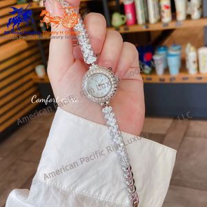 Montre connectée ultra-luxe élégante ultra-fine pour femme avec suivi de l'oxygène sanguin - Product Image 3