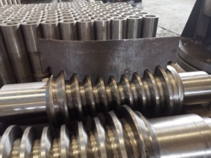 Eje de tornillo sin fin personalizado OEM Mecanizado CNC Eje de tornillo sin fin de acero inoxidable - Product Image 2
