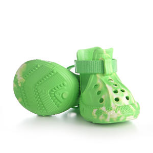 चमकदार प्यारे कुत्ते जूते लुभावनी जलरोधी पर्यावरण के अनुकूल गर्म क्लासिक रबर गैर-पर्ची मुलायम फीट कार्टून पशु डिजाइन - Product Image 1