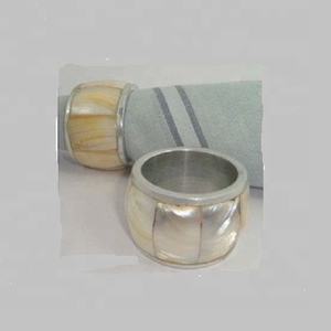 Anillos de servilletas de Coral decorativos, accesorios de boda, caja brillante, estilo de imagen, embalaje Uds., Color perla Madre y Material de latón - Product Image 4