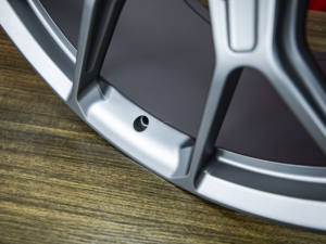 Rines de Aleación de Aluminio Forjado Monoblock Multirradio en Gris Mate con Centro de Bloqueo Imitación para Porsche 911 2026 - Product Image 6