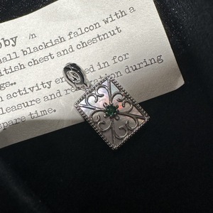 Colgante de Plata Pura S925 Vintage con Diseño de Concha, Joyería Ligera con Flores Talladas, Colgante Simple, Moderno y Personalizado - Product Image 4