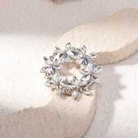 Broche élégante polyvalente en alliage de zinc, motif couronne florale, plaquée, incrustée de diamants et de strass argentés, style luxe léger