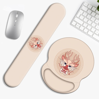 Tapis de souris ergonomique en gel de silicone PU Offre Spéciale personnalisé avec repose-poignet Tapis de souris en tissu de conception de dessin animé mignon avec support de poignet