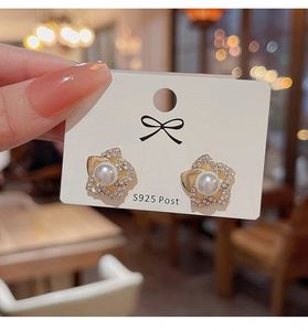 Fashion <b>Flower</b> Rhinestone Elegant Earrings <b>Sweet</b> Women Chic Ear Studs Alloy Jewelry Wholesale - Product Image 5