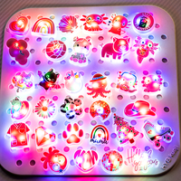 Populaire Lumières LED pour chaussures en PVC rose, breloques LED amusantes en forme d'animaux, lumières pour boucles de chaussures arc-en-ciel mignonnes en forme d'animaux, breloques de fête