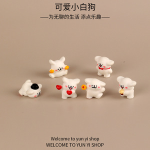 Figurines en résine de petit chien blanc mignon rouge vif, mini décorations pour bureau et jardin, ornements artisanaux DIY - Product Image 1