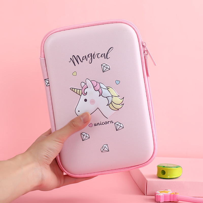 Nouveau cheval licorne rose