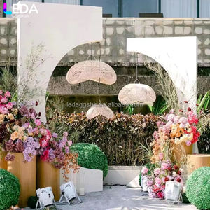 LEDA Nuevo Diseño de Arco Asimétrico Roto, Fondo de Acrílico PVC Desmontable, Lámpara Colgante para Bodas, Recién Llegado - Product Image 1