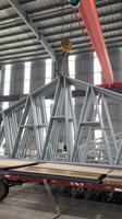 Villa préfabriquée de luxe moderne en structure acier A-frame, design triangulaire, durable et écologique