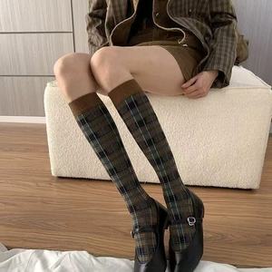 Calcetines hasta la rodilla a cuadros para mujer, termoabsorbentes, de fibra de poliéster, color café, negro, burdeos, W2684 - Product Image 1