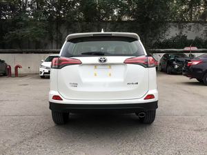 <span class=keywords><strong>Toyota</strong></span> <span class=keywords><strong>RAV4</strong></span> SUV <span class=keywords><strong>2017</strong></span>, Caja de Cambios Automática, Bajo Consumo de Combustible, Asientos de Cuero, Cámara Trasera, Neumáticos R16, Vehículo de <span class=keywords><strong>Segunda</strong></span> <span class=keywords><strong>Mano</strong></span> - Product Image 4