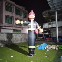Mannequin gonflable de pompier de 3 m pour la promotion de la sécurité, idéal pour les stations de pompiers, les événements et les campagnes de sécurité publique