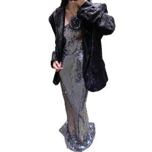 Robe de soirée mi-longue pour femme, col en V, dos nu, fendue |   Robe de bal luxueuse avec broderie de sequins faite à la main en satin - Product Image 5