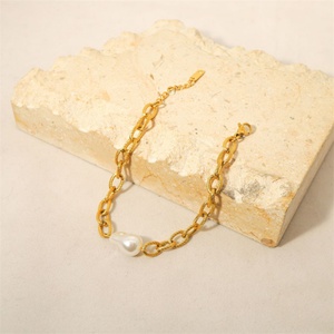 Etiquetas de Metal Personalizadas con Logotipo, Pulseras con Colgante de Perla Chapadas en Oro, Joyería - Product Image 2