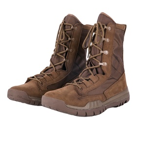 Stivali Coyote Brown Neri con Tomaia Traspirante, Suola Economica in Pelle Scamosciata e Gomma, Perfetti per l'Estate - Product Image 1