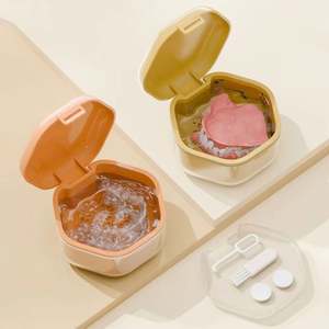 Estuche de Almacenamiento para Dentaduras Postizas, Juego de Cepillos para Dentaduras, Retenedor Dental, Dientes Postizos con Colador, Vasos para Remojar Dentaduras - Product Image 1