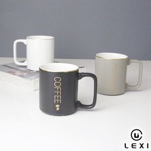 Tazza da <span class=keywords><strong>Caffè</strong></span> in Ceramica Opaca con Bordo Dorato e Scritta Verticale 'COFFEE' per Uso Quotidiano in Casa e Ufficio - Product Image 1