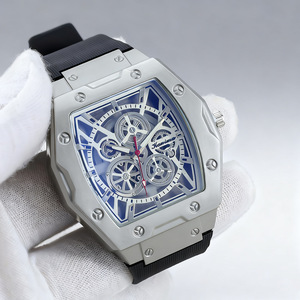 เทรนด์แฟชั่นใหม่ นาฬิกาข้อมือผู้ชายสไตล์นักรบสีดำ ระบบควอตซ์ กระจกธรรมดา ตัวเรือนอะคริลิก สายซิลิโคน หน้าปัดแบบเข็ม - Product Image 1