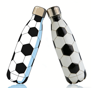 زجاجة مياه رياضية معزولة من الفولاذ المقاوم للصدأ بتصميم كرة القدم لعام 2026، مصنوعة من مواد معاد تدويرها، مناسبة للتدريب الخارجي - Product Image 3